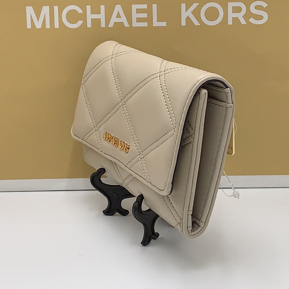 MICHAEL KORS JET SET TRAVEL LARGE TRIFOLD WALLET LIGHT SAND COLOR - Picture 2 of 16
